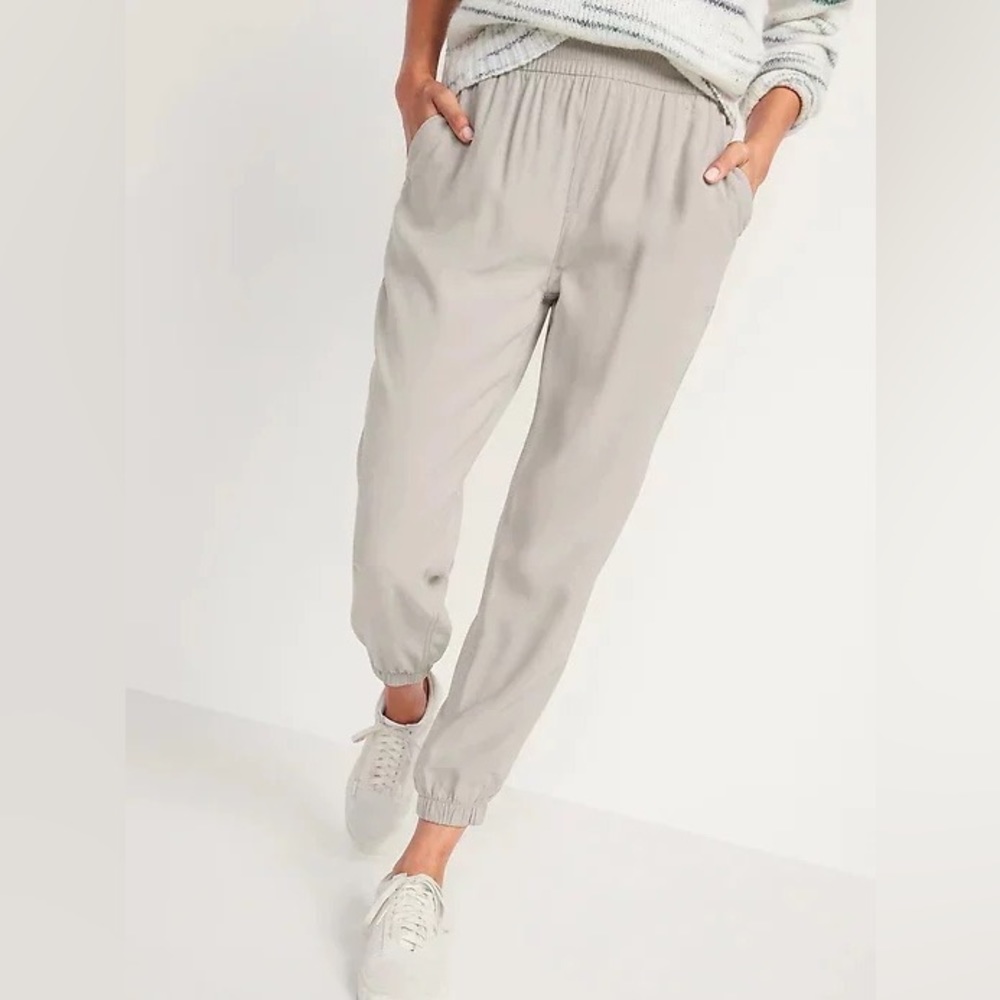 NWOT Old Navy Cargo Joggers